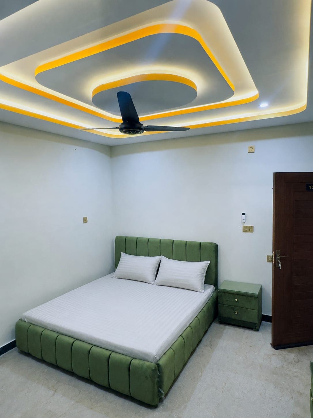 Deluxe Room — Chakwal Guest House